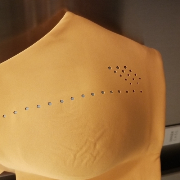 💕LULULEMON💕 Airsupport Bra ~ High Support Sports Bra Warm Apricot 36C NWT - Picture 3 of 14